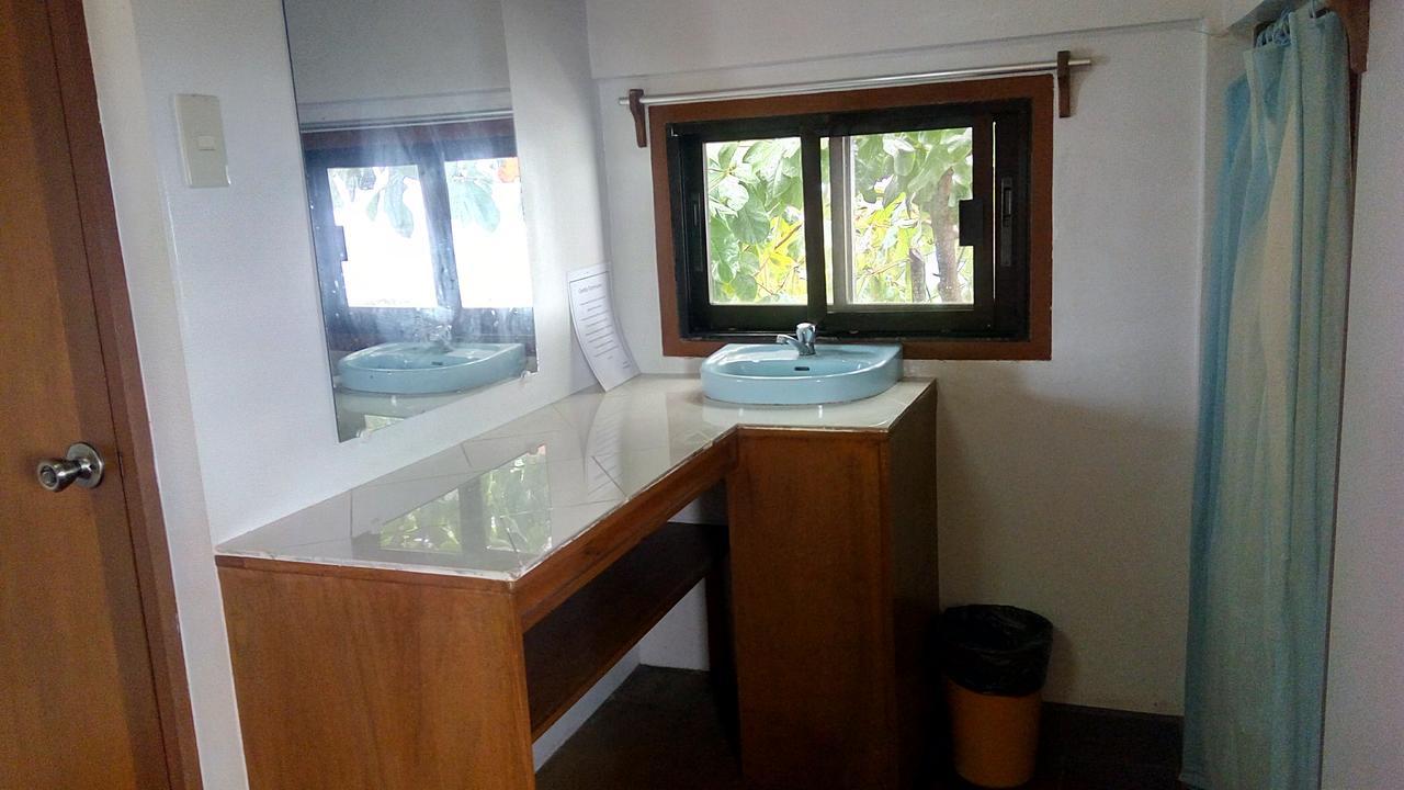 Peria Seafront Pensione Roxas  Экстерьер фото